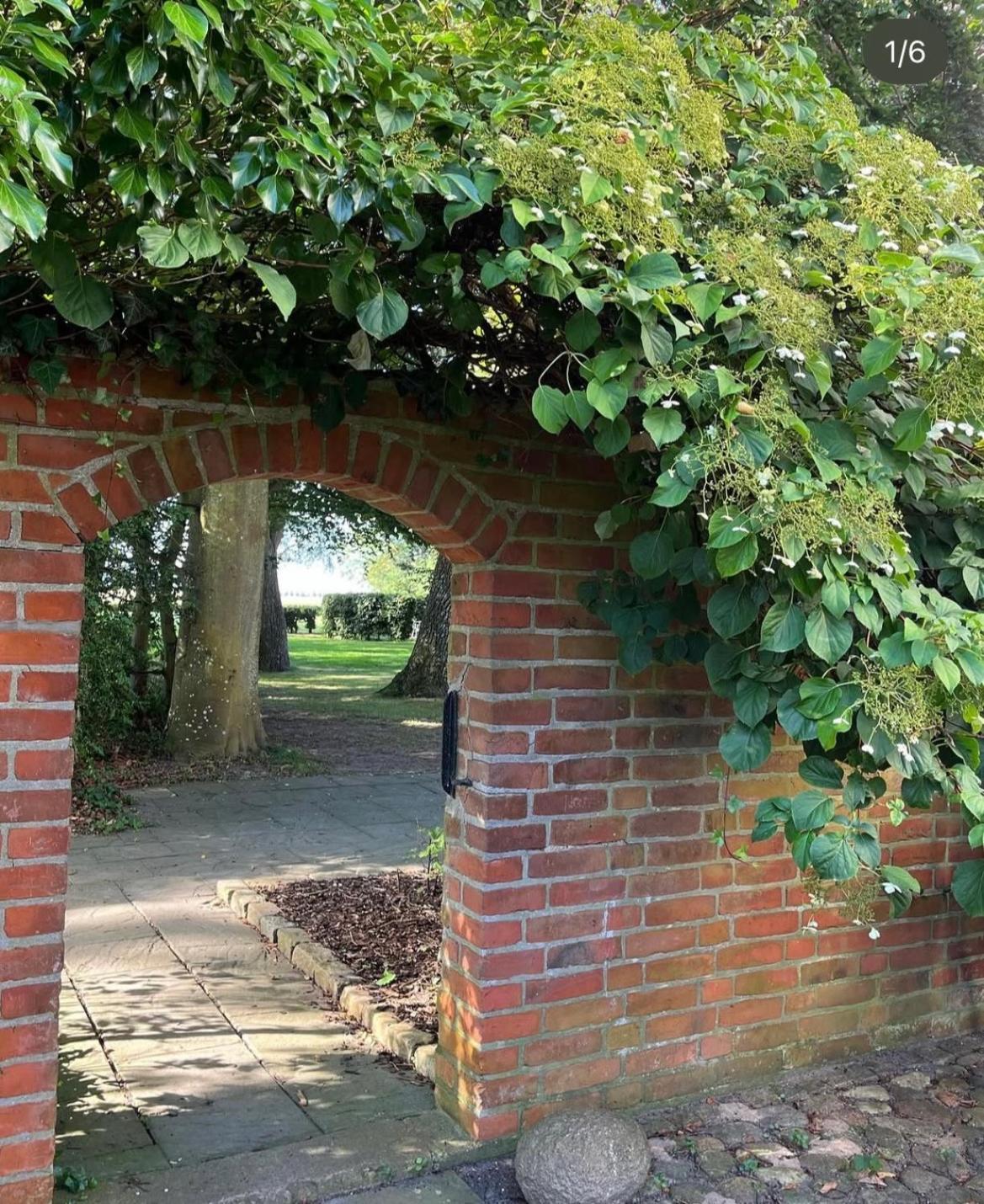Aespoegarden Bed & Breakfast Klagstorp Luaran gambar